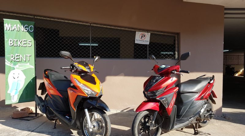 Scooter rental chiang mai: Honda Click 125i versus Yamaha GT125